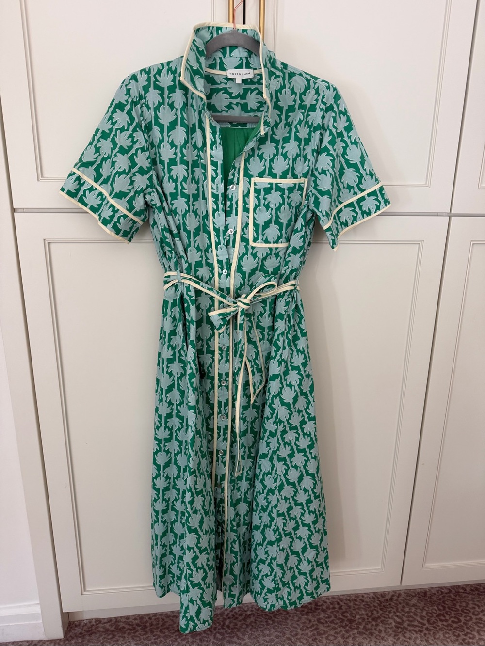 Entro size small Green Printed with yellow accents Belted Shirt Dress